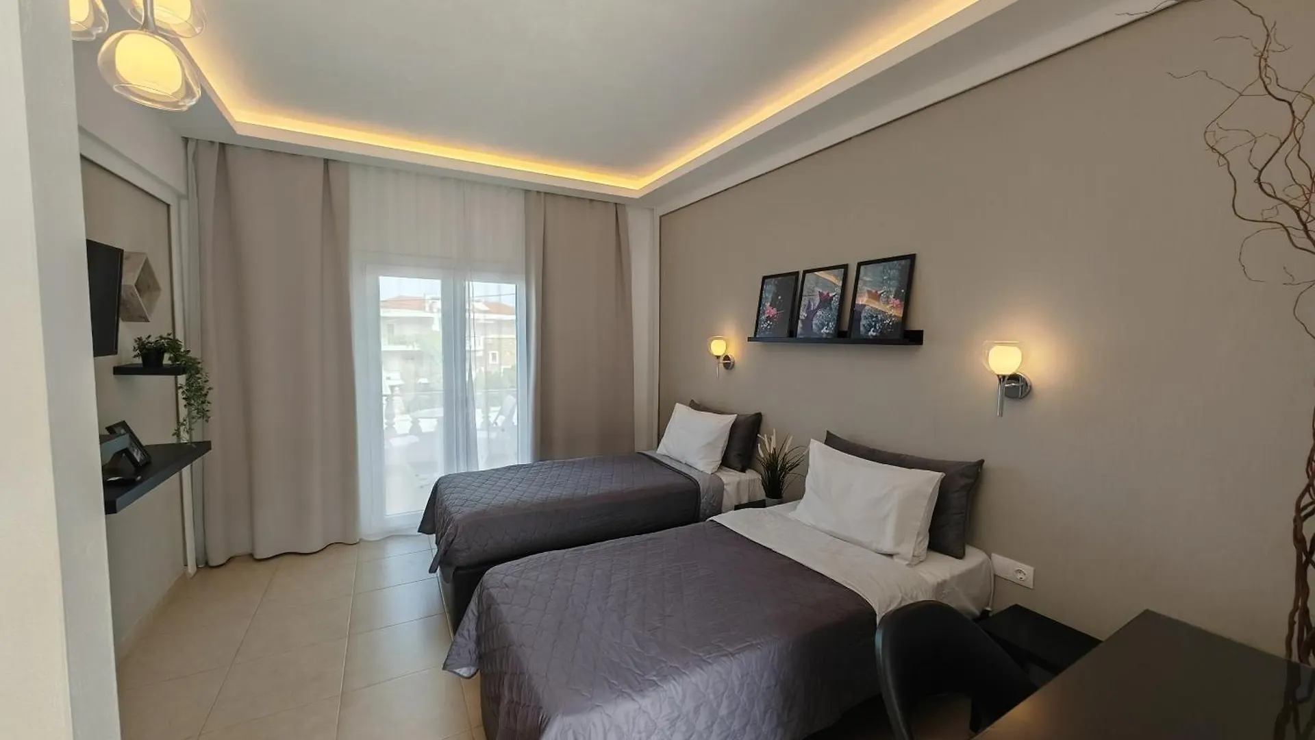 Hotel Valerios Kriopigi 3*,